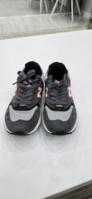 Продам кроссовки