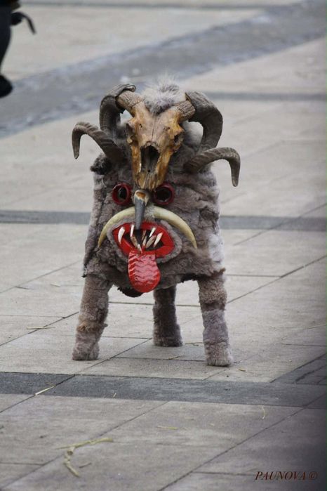 Кукерска  маска