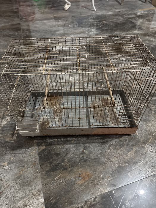 Продавам 5 бр клетки за птици