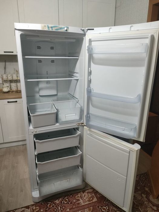 Холодильник Indezit