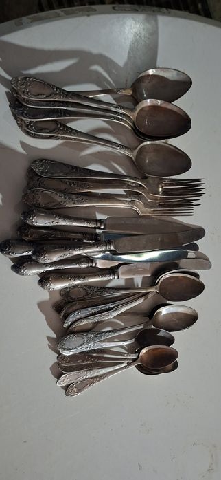 Vand set de 30 bucăți tacâmuri argint