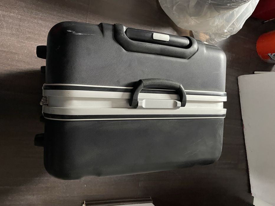 Geamantan,/ Geanta mare de cala nou