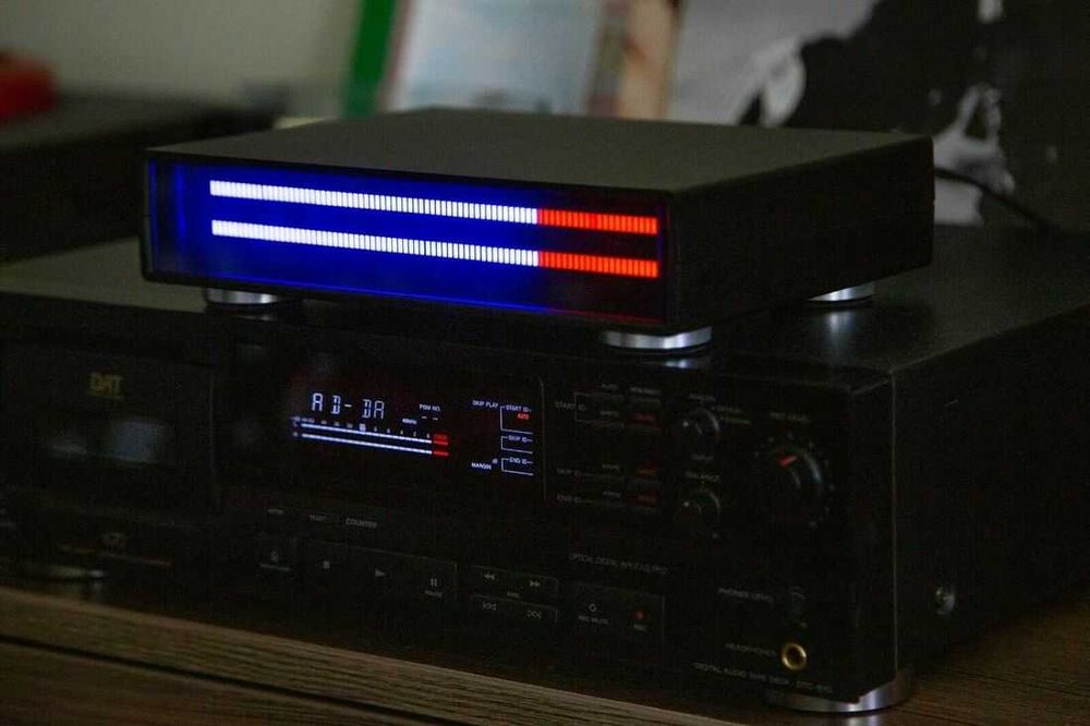 L160-White 160 LED VU meter бяло / червено