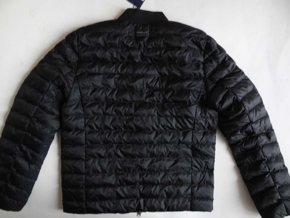 GANT,размер М,ново оригинално мъжко  пухено яке.