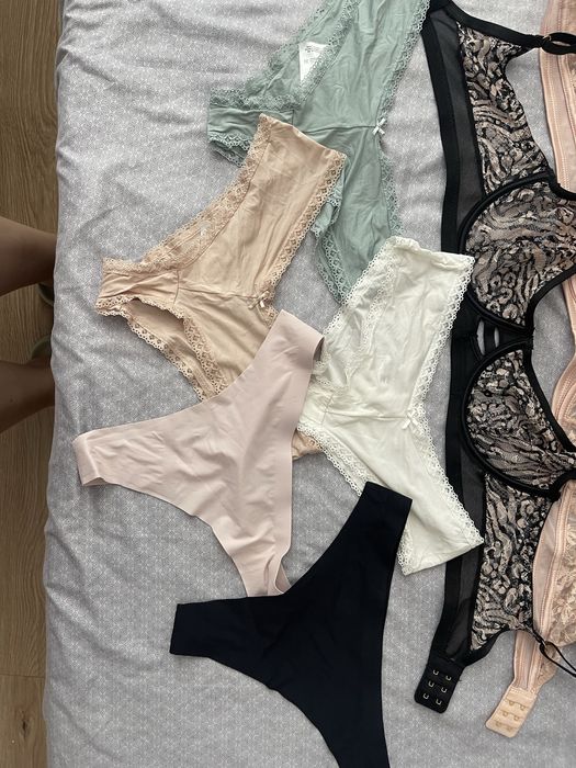 4ри сутиена + 5 чифта бикини H&M и прашки общо за 16евро