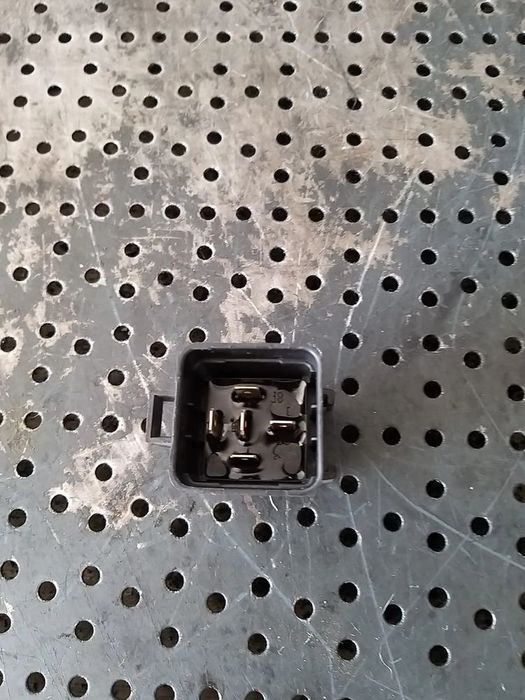 Releu bujii 2.0 crd dodge journey vf435f21z05 04692079aa 72472j
