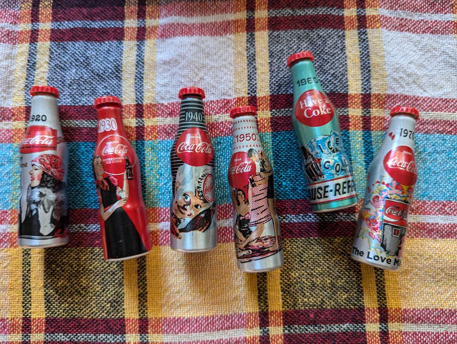 Пълни, неотваряни бутилки Кока-Кола, внос