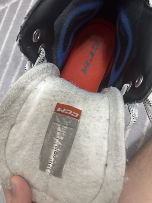 Хоккейный коньки