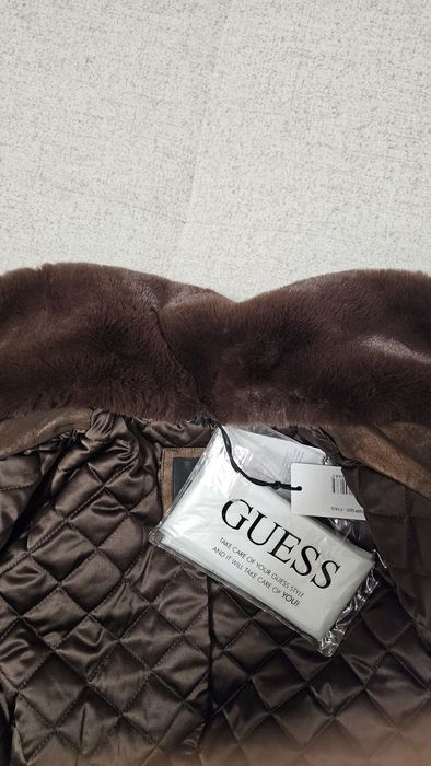 Зимно яке Guess ново