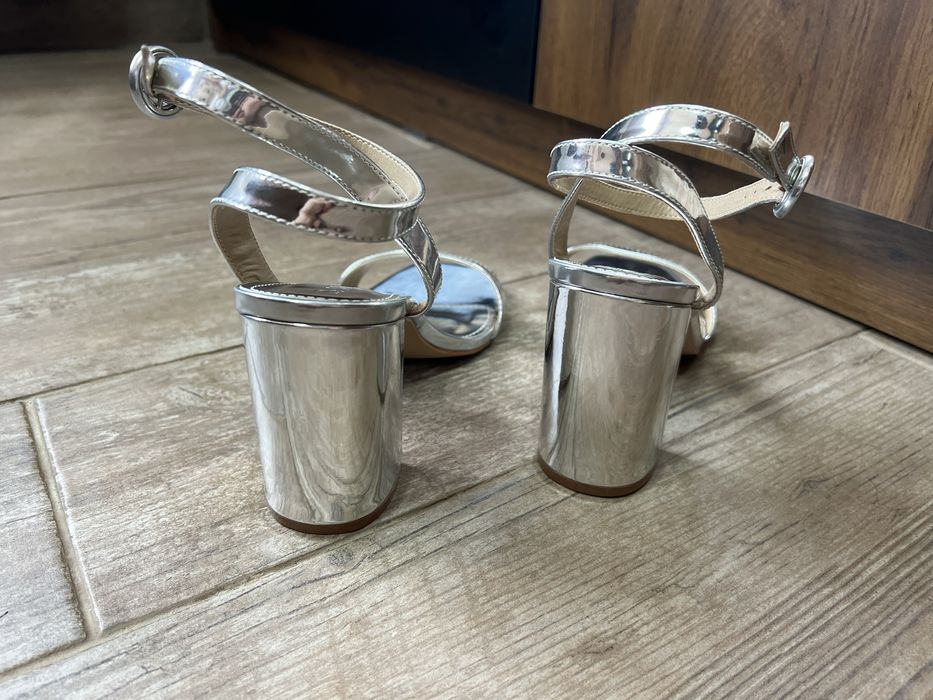 Сандали на ток Be Mine