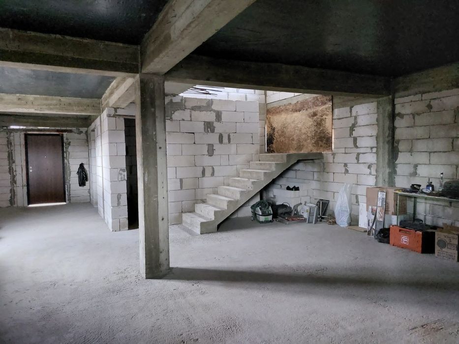 Vânzare vilă spațioasă cu teren 1.200 mp