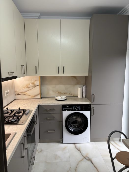 Casa 2 camere in Cartierul militar