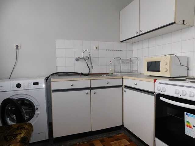 Дава се под наем Едностаен апартамент в Търговище, Център - 42 кв.м за 204 € - Снимка #4