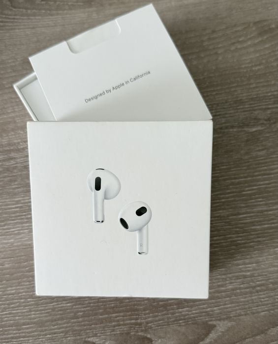 Airpods 3 в идеальном состоянии