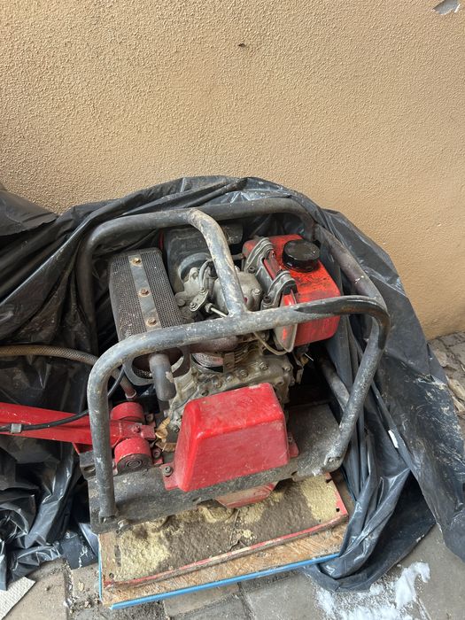 De vanzare talpa compactoare diesel