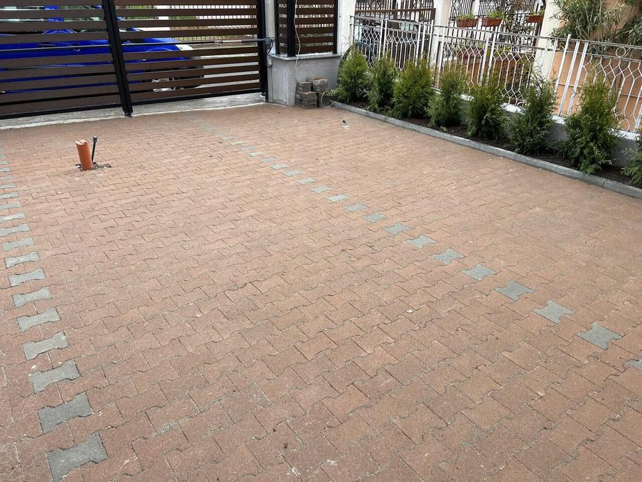 Продава се Хотел в Бургас, Долно Езерово - 600 кв.м за 1250 €/кв.м - Снимка #1