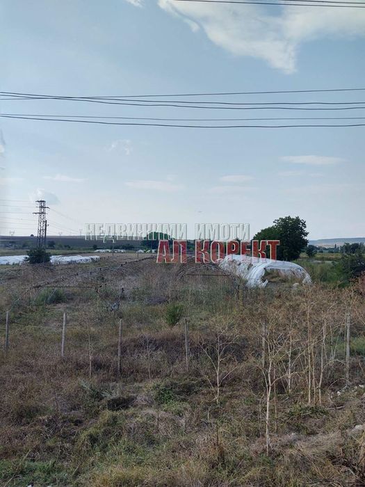 Стопанство с къща, Варна област - с.Чернево площ 42000 кв.м. цена 260