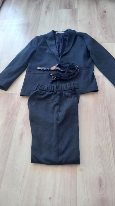 Продам  костюм,вещи,игрушки