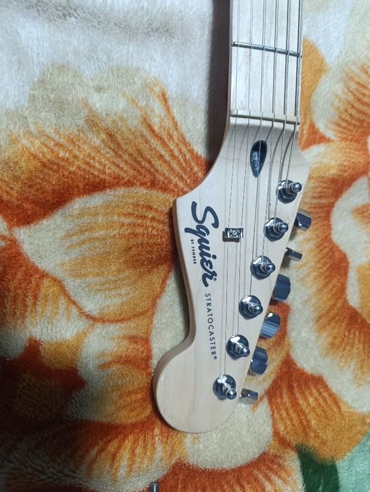 Продается электрогитара Fender