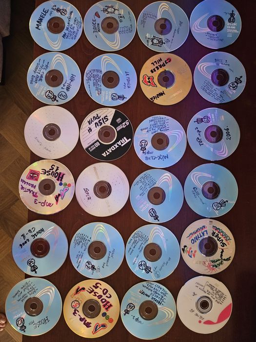 Vand 149 cd si dvd