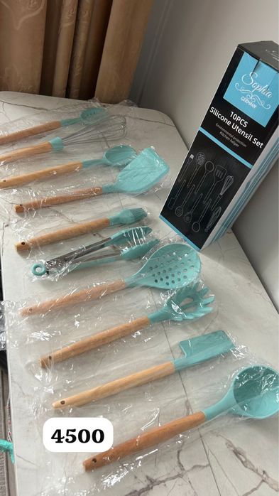 Набор поварешек и ножей