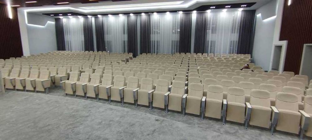 Театральные кресла