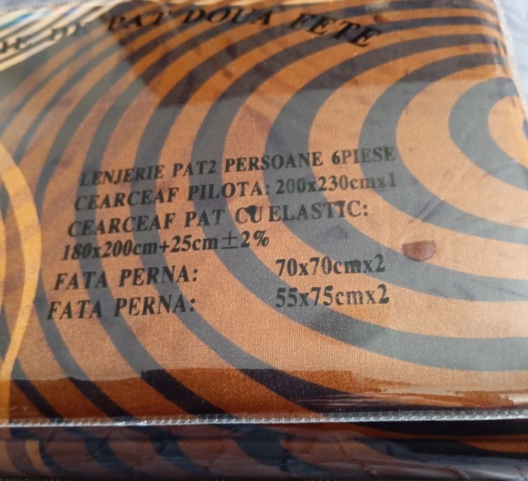 Lenjerie bumbac finet nouă din 6 piese Pucioasa .