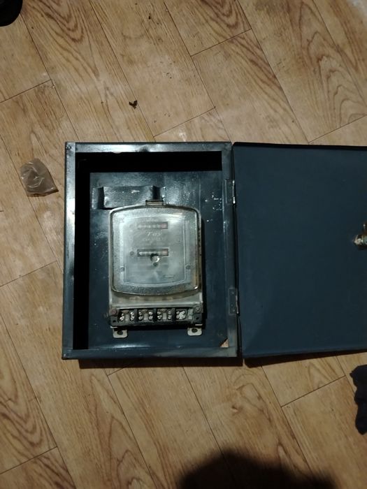 Продам электрический счётчик