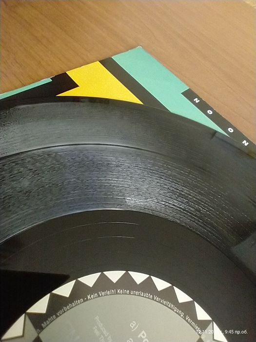 Две оригинални грамофонни плочи