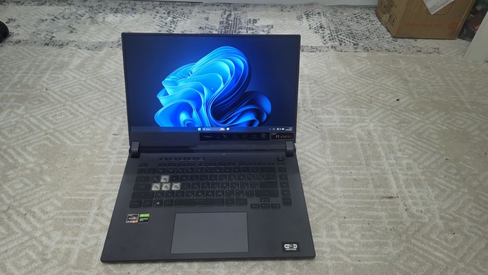Продаю ноутбук ASUS ROG Strix G513