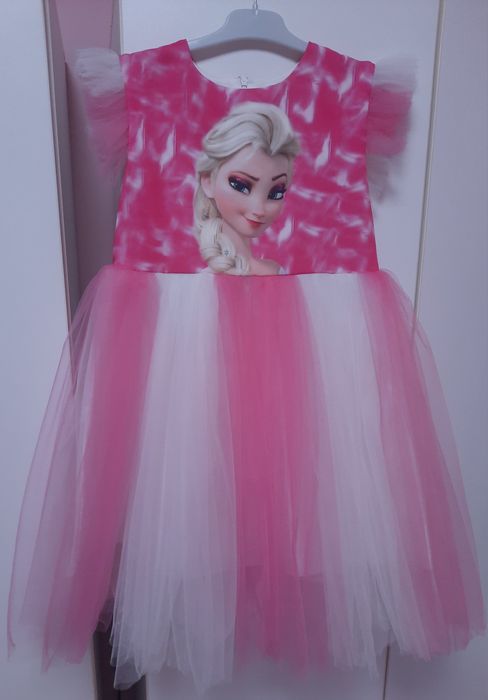 Чисто нова рокля за момиче с Елза