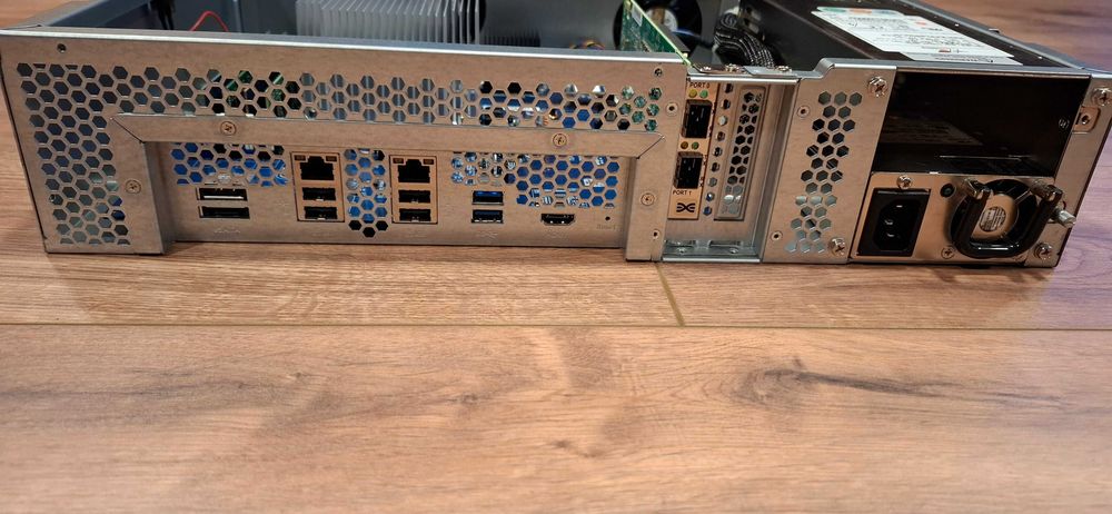 QNAP TS-870U-RP NAS - 8 Bays - 24GB RAM - 10GbE