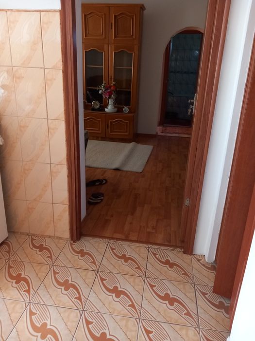 Vând apartament.