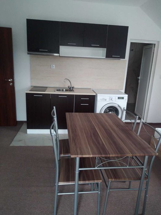 Апартаменти, стаи под наем, квартири