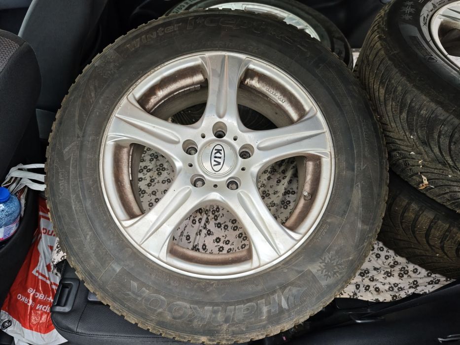 Зимни гуми 215/65/16