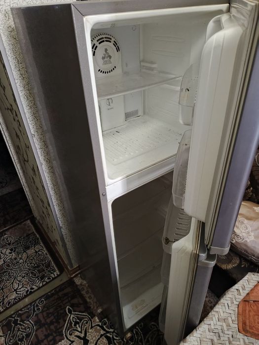 Холодильник в отличном состояние