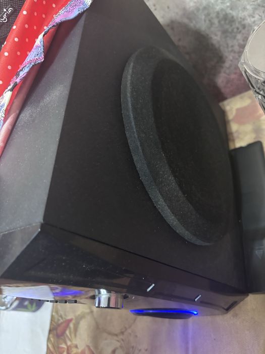 Vand sistem audio Myria cu tub de bass