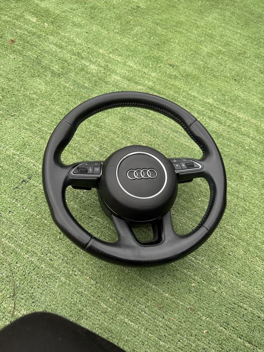 Волан от Ауди Кю Audi Q3 с пера