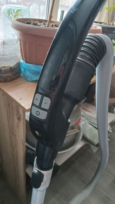Продам пылесос на запчасти