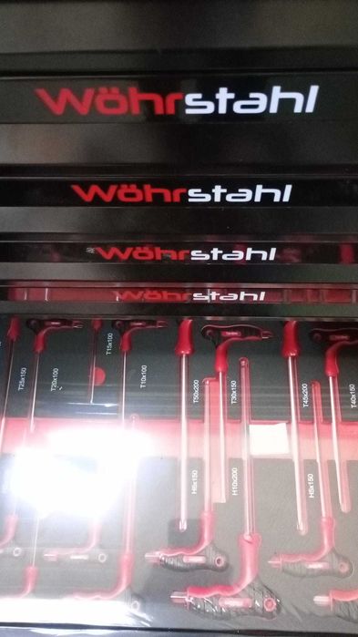 Количка с инструменти, оборудвана.