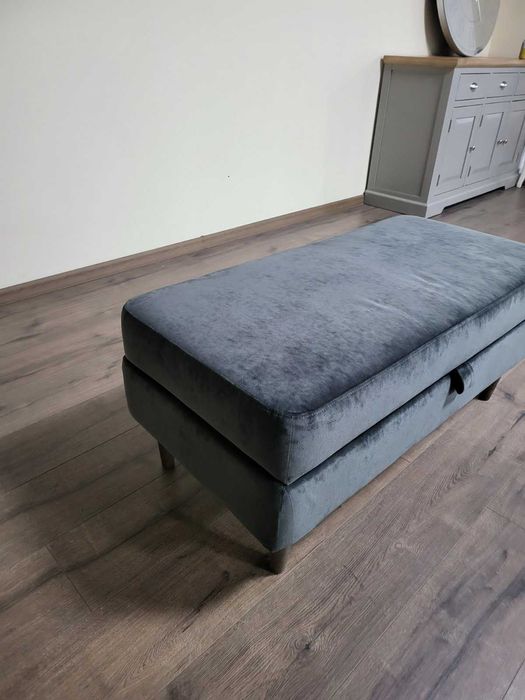 Голяма сива табуретка от плат с функция ракла