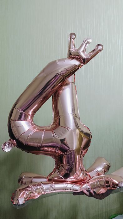 Большая цифра "4"