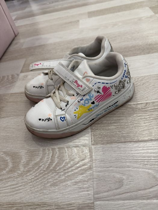 Кросовки на девочку,покупали в Европе