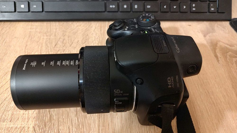 Фотоапарат Sony DSC-HX300