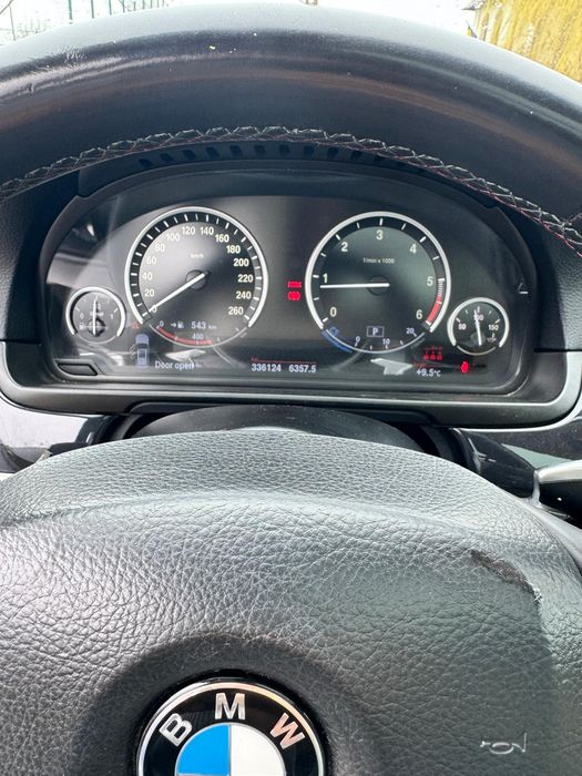 De vanzare ​BMW Seria 5 F11 525d (218 CP) - 2013 - Trapă Panoramică - Volan M cu Padele - Piele