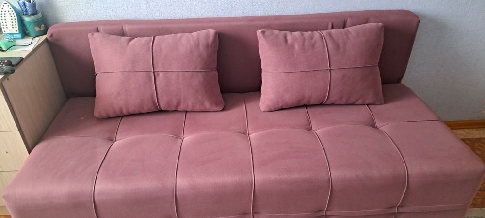 Продам,      тахту