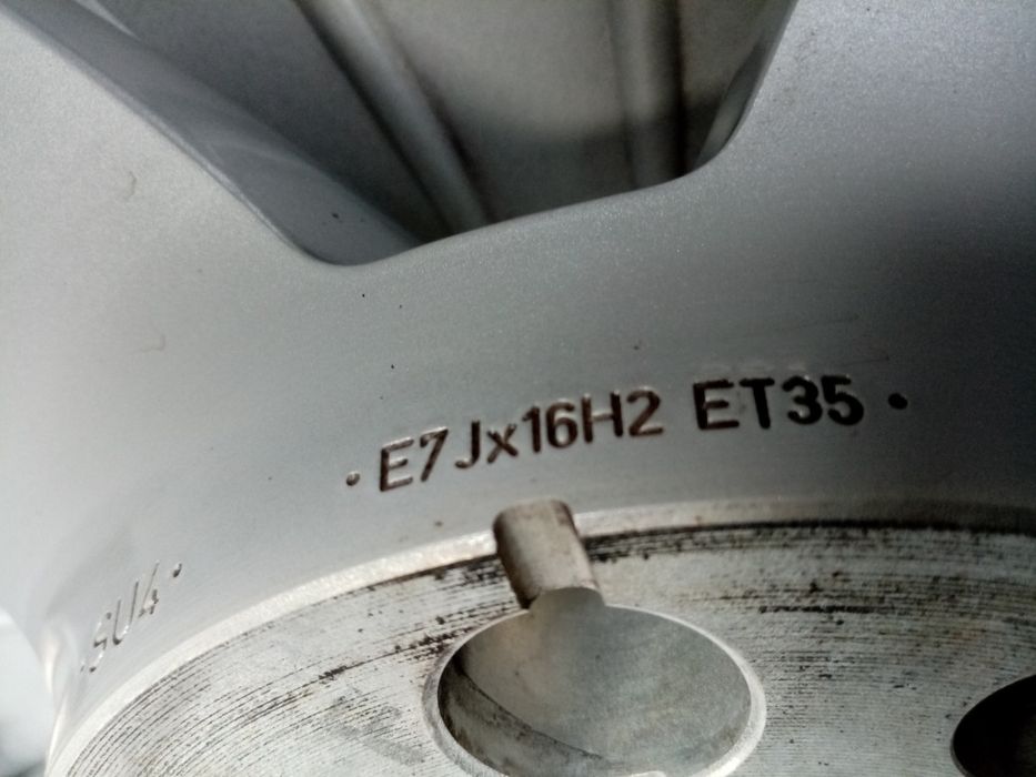 Jante originale Audi A4, 16"cu anvelope de iarnă.