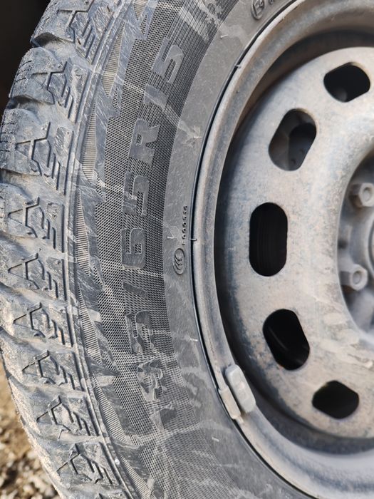 Зимние шины 195 * 65 * R 15