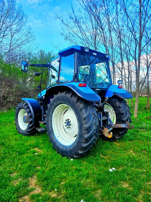 Трактор New Holland TS100