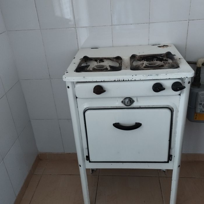 Продаю газ плиту